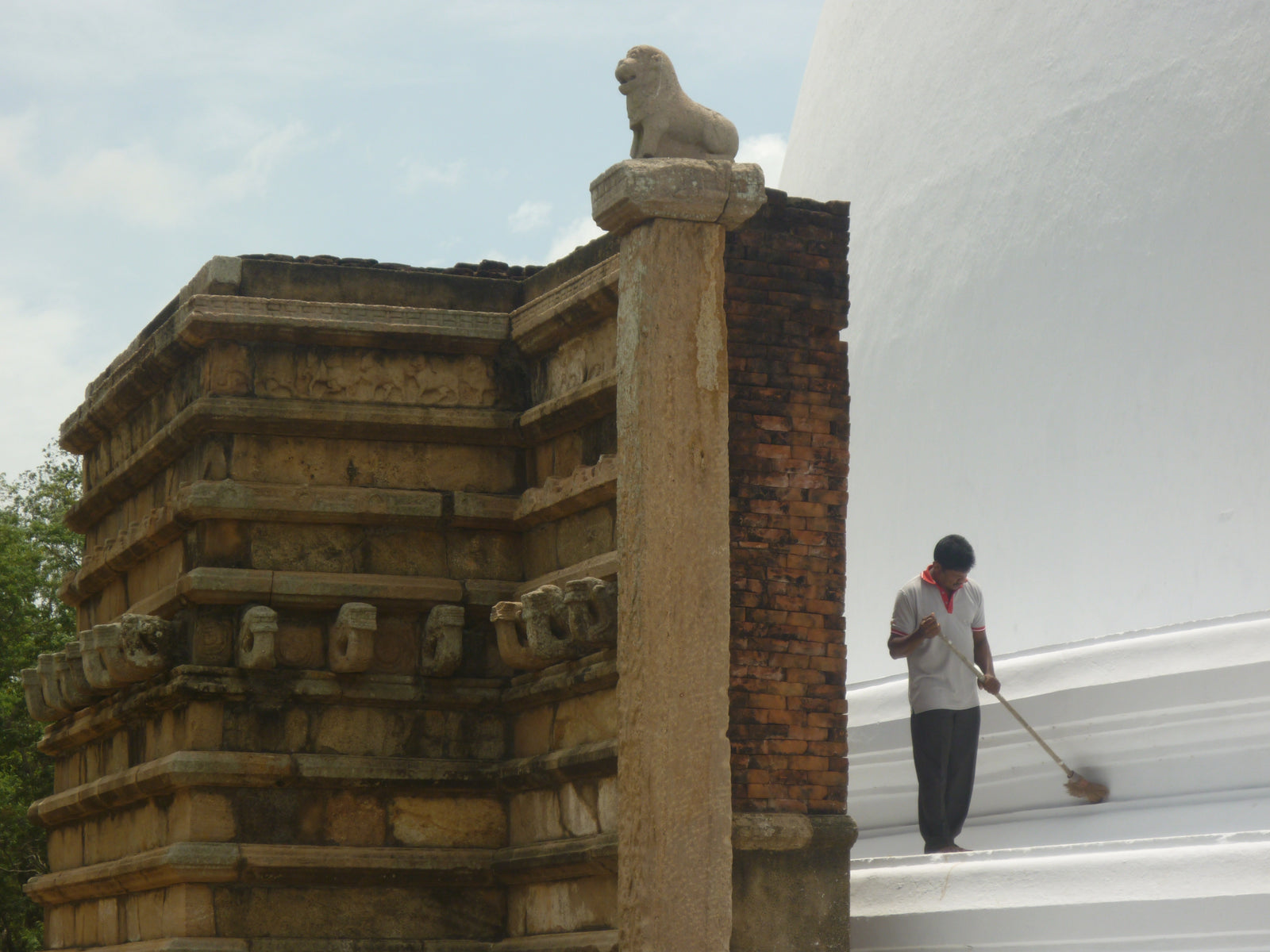 Le gardien du silence / Sous le stupa